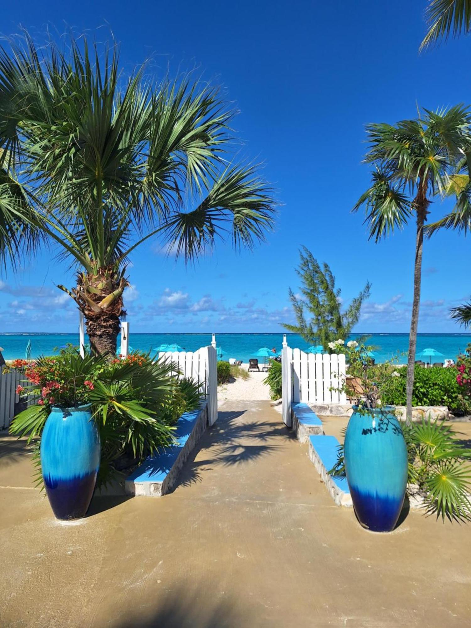 Sibonne Beach Hotel Grace Bay Extérieur photo