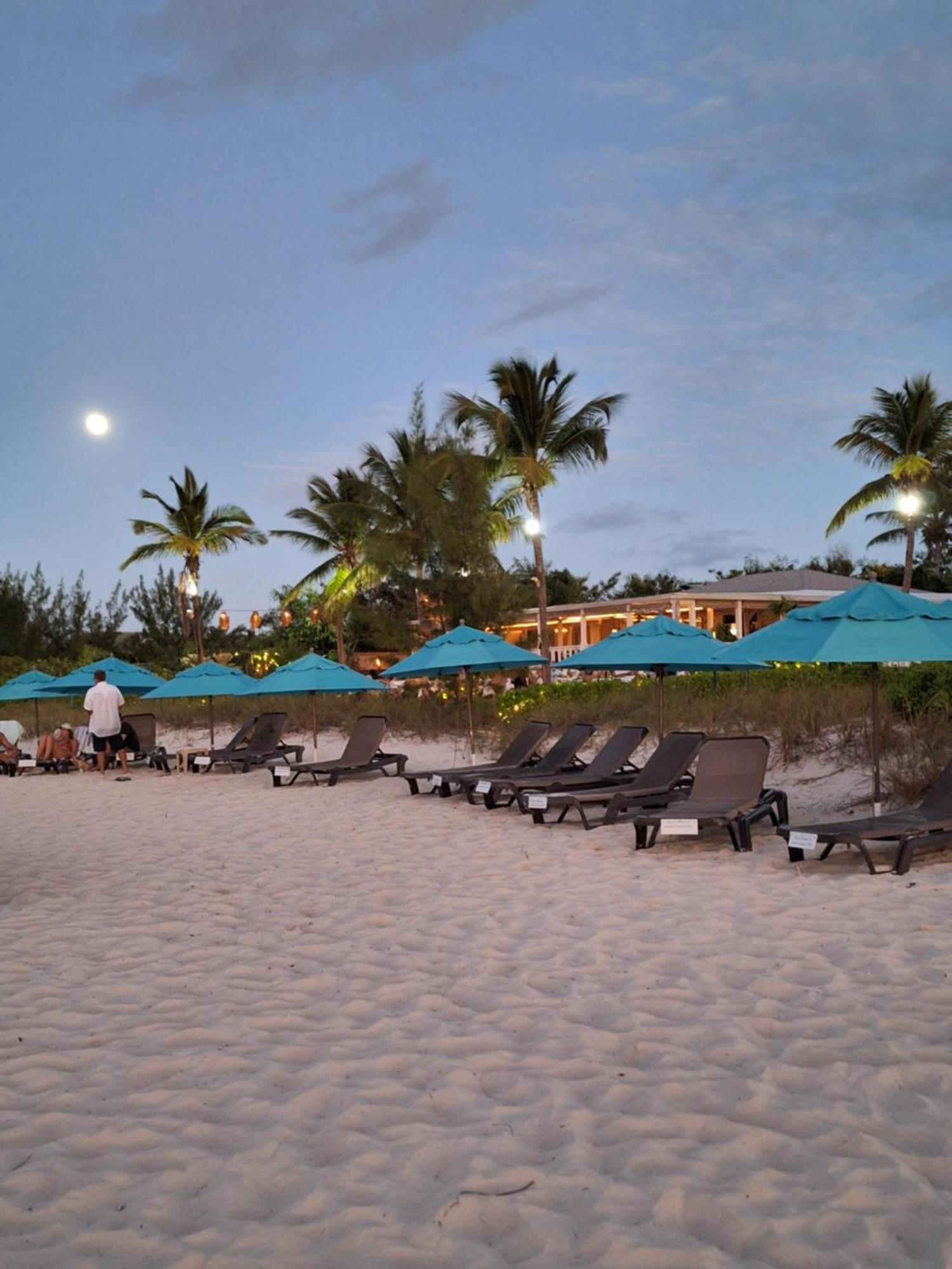 Sibonne Beach Hotel Grace Bay Extérieur photo