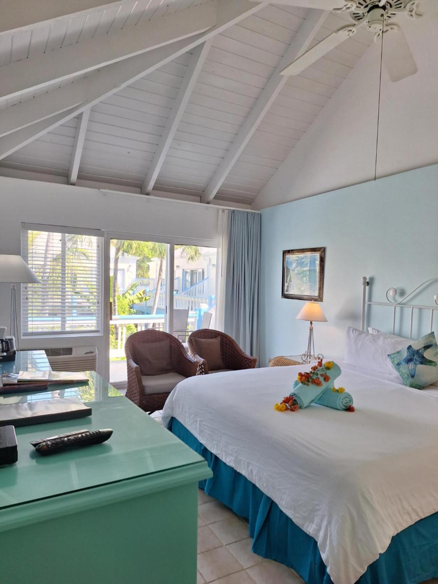 Sibonne Beach Hotel Grace Bay Extérieur photo