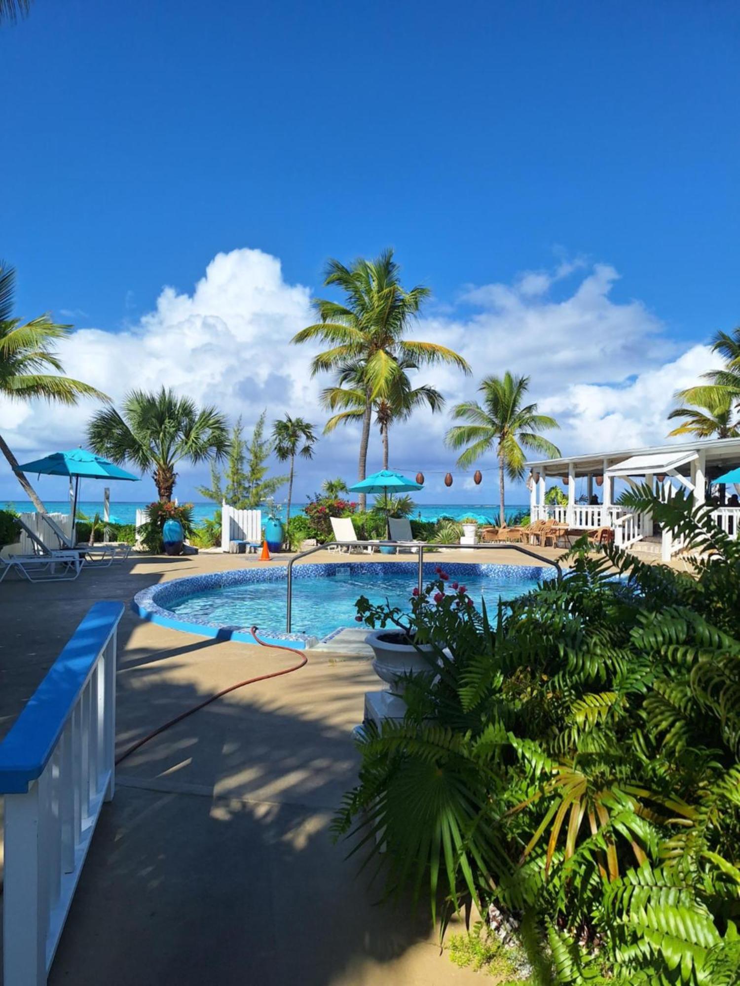 Sibonne Beach Hotel Grace Bay Extérieur photo