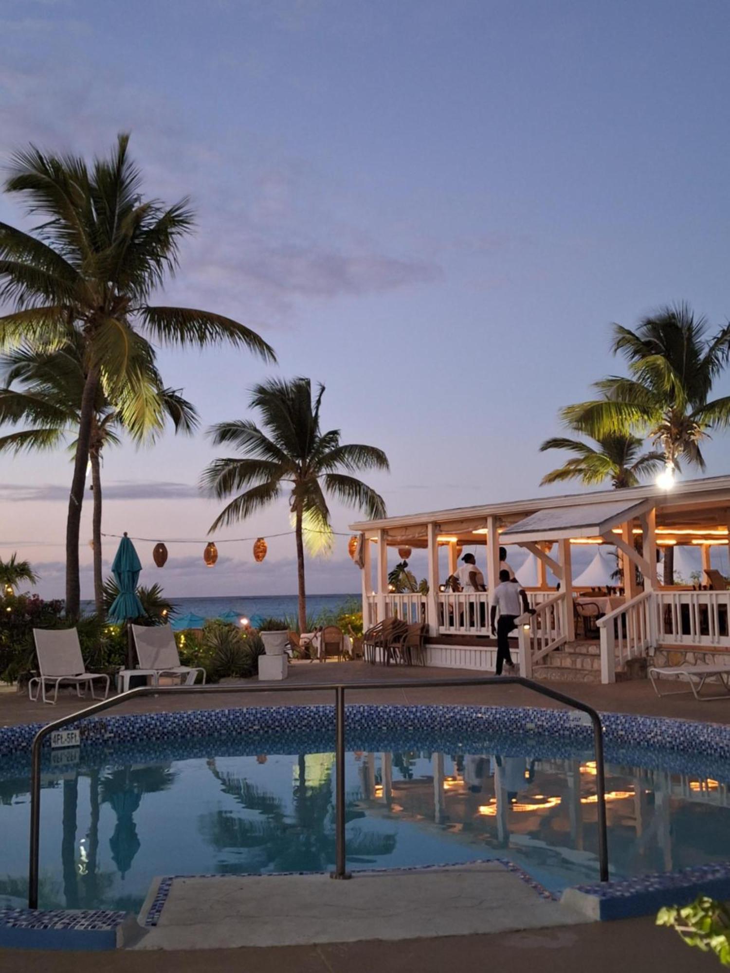 Sibonne Beach Hotel Grace Bay Extérieur photo