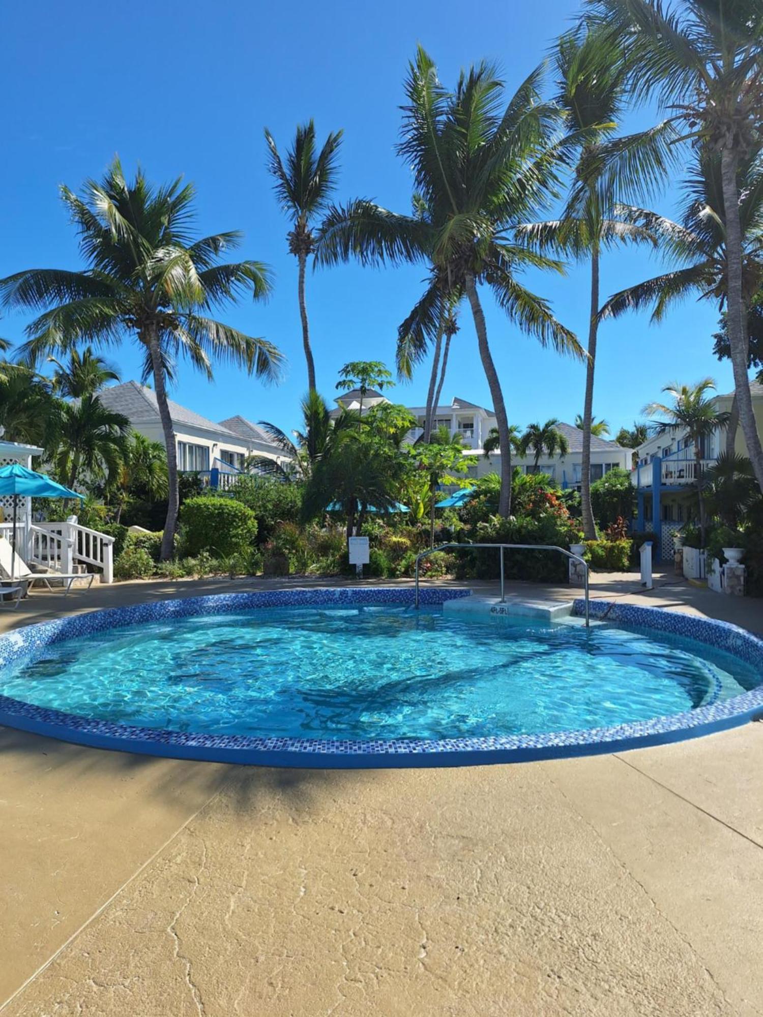 Sibonne Beach Hotel Grace Bay Extérieur photo