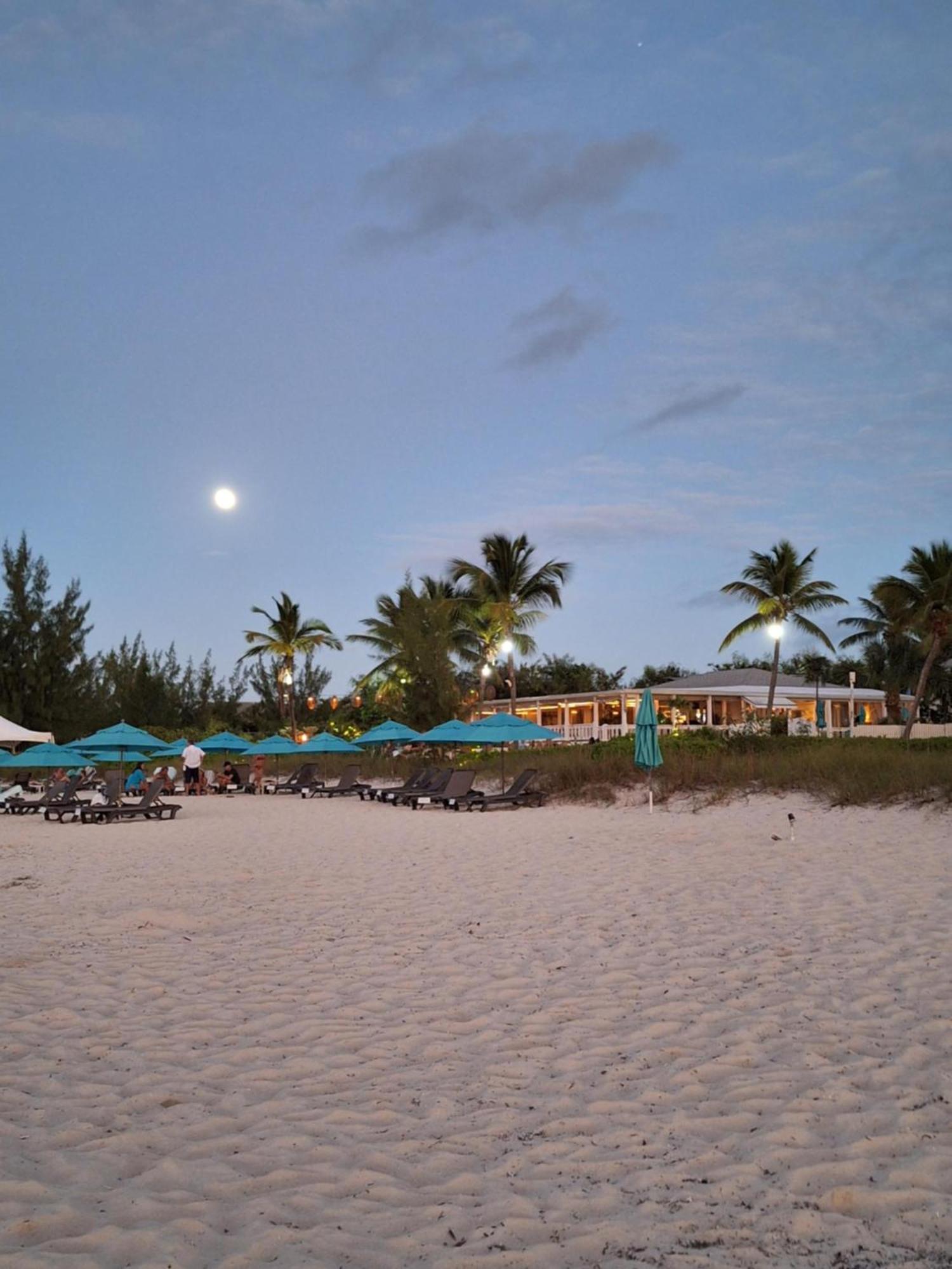 Sibonne Beach Hotel Grace Bay Extérieur photo