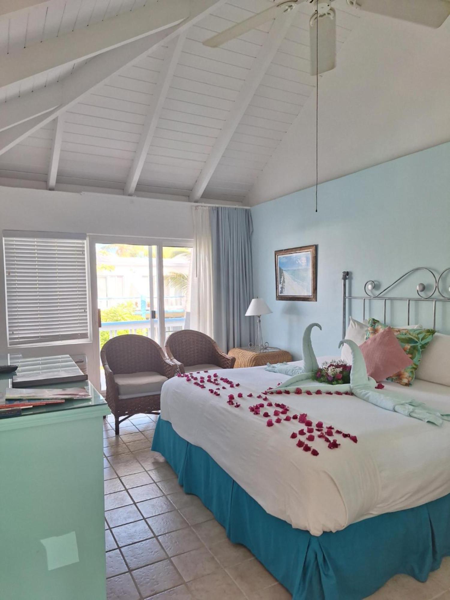 Sibonne Beach Hotel Grace Bay Extérieur photo