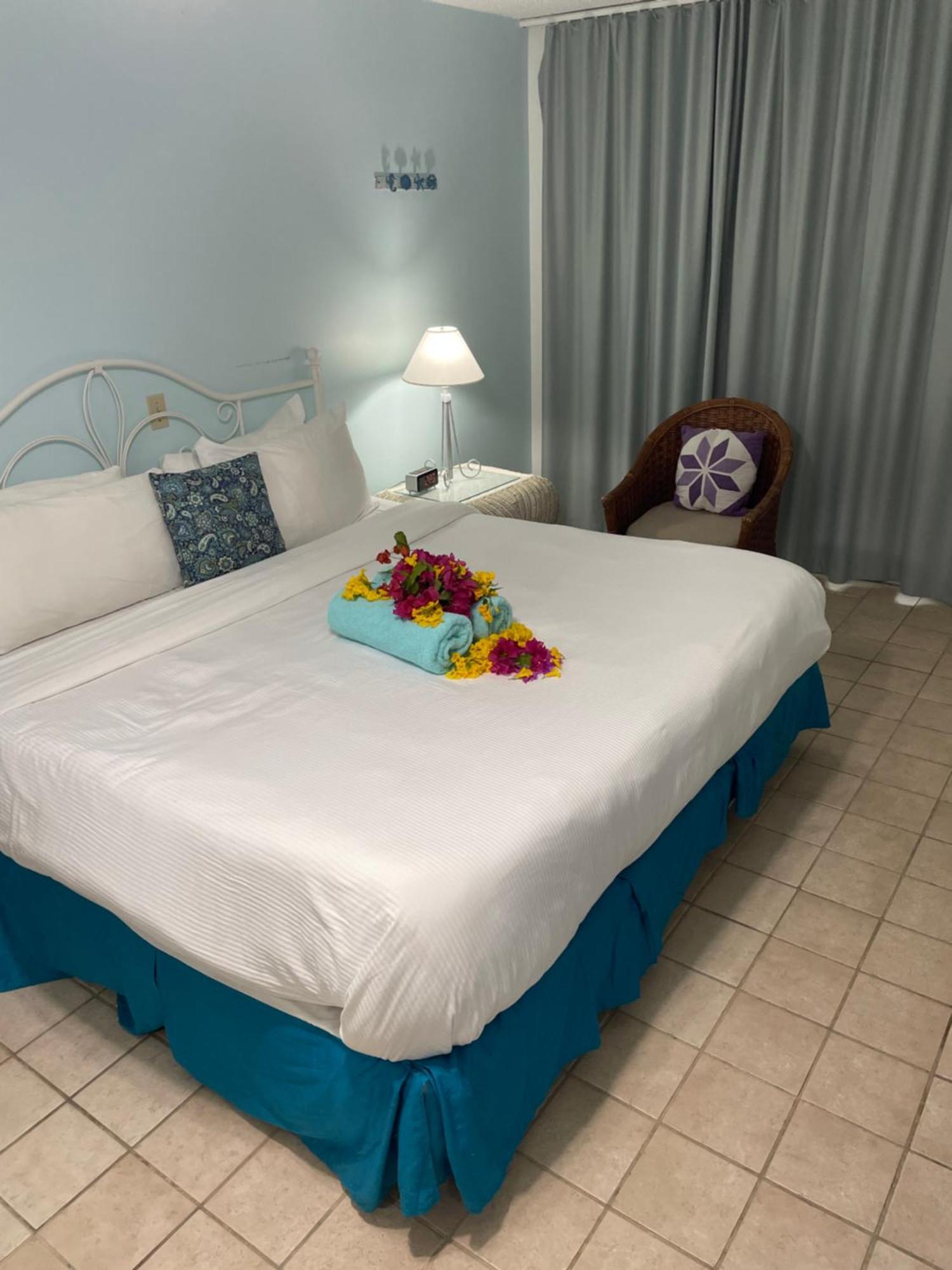 Sibonne Beach Hotel Grace Bay Extérieur photo